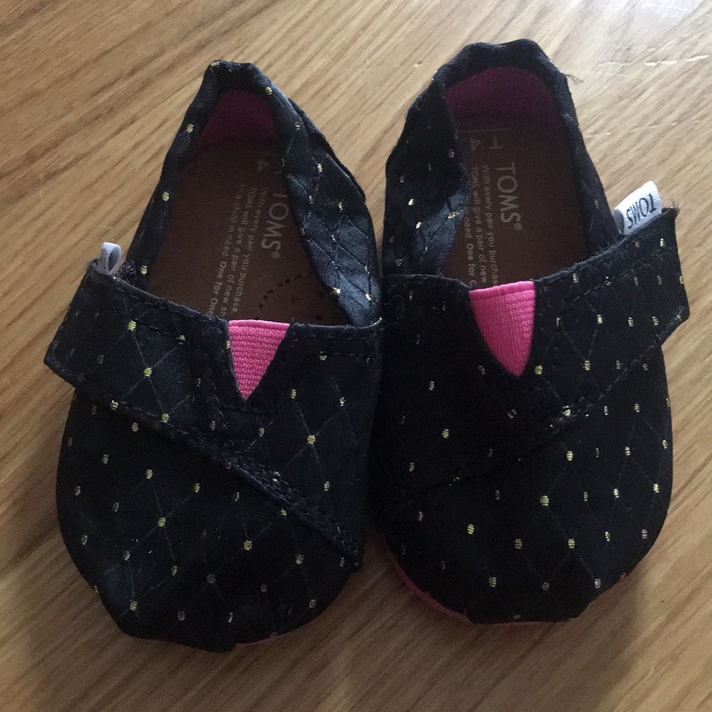 Nwot Toms